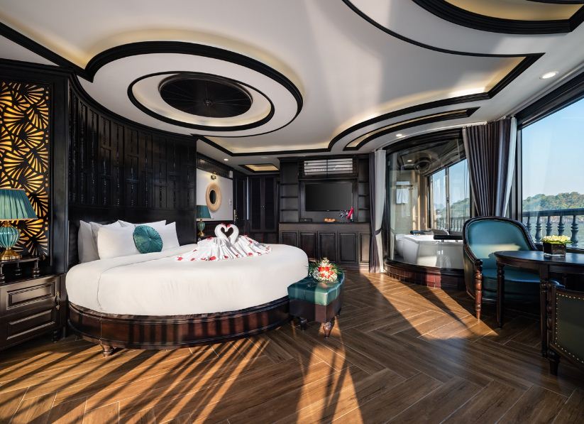 royal-suite-cabin-rita-cruise-halong-bay.